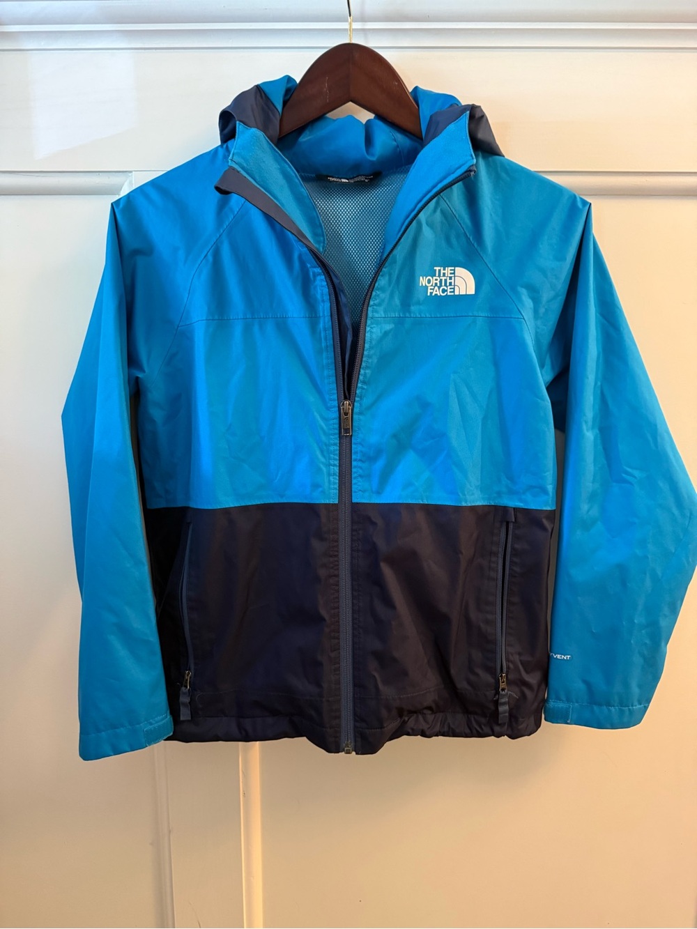 The North Face Kids' Blue Two-Tone Waterproof Rain Jacket size large, 12
